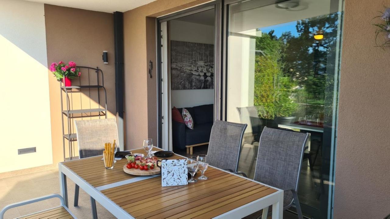Vila Primorka Apartmani Oleander Šilo Exterior foto